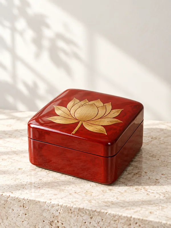 Hộp sơn mài cánh sen
